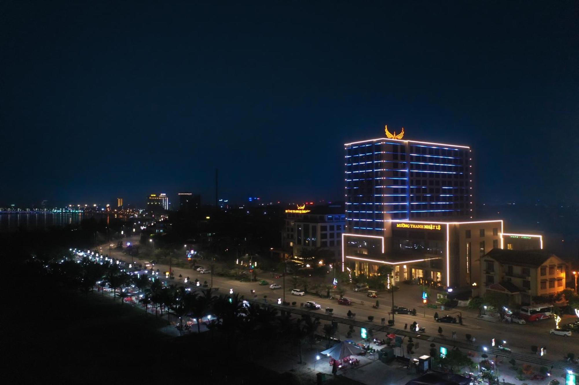 Muong Thanh Luxury Nhat Le Hotel Dong Hoi Esterno foto