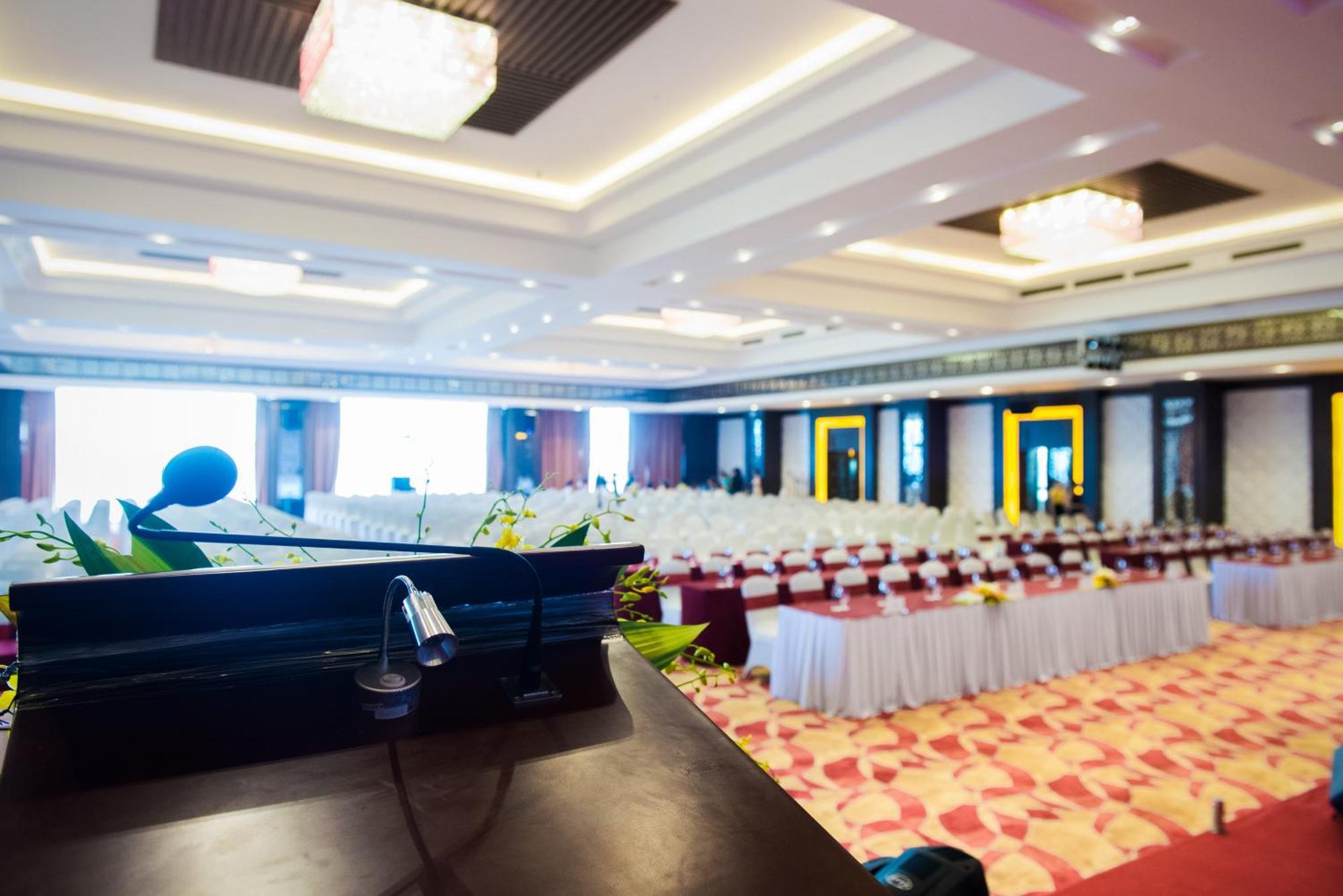 Muong Thanh Luxury Nhat Le Hotel Dong Hoi Esterno foto