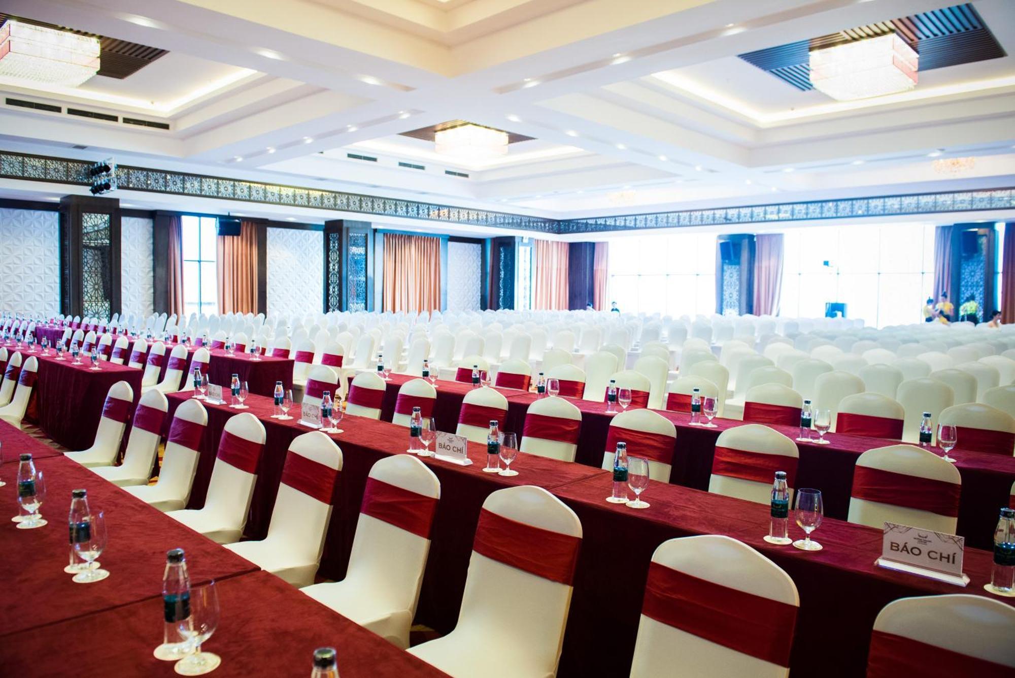 Muong Thanh Luxury Nhat Le Hotel Dong Hoi Esterno foto
