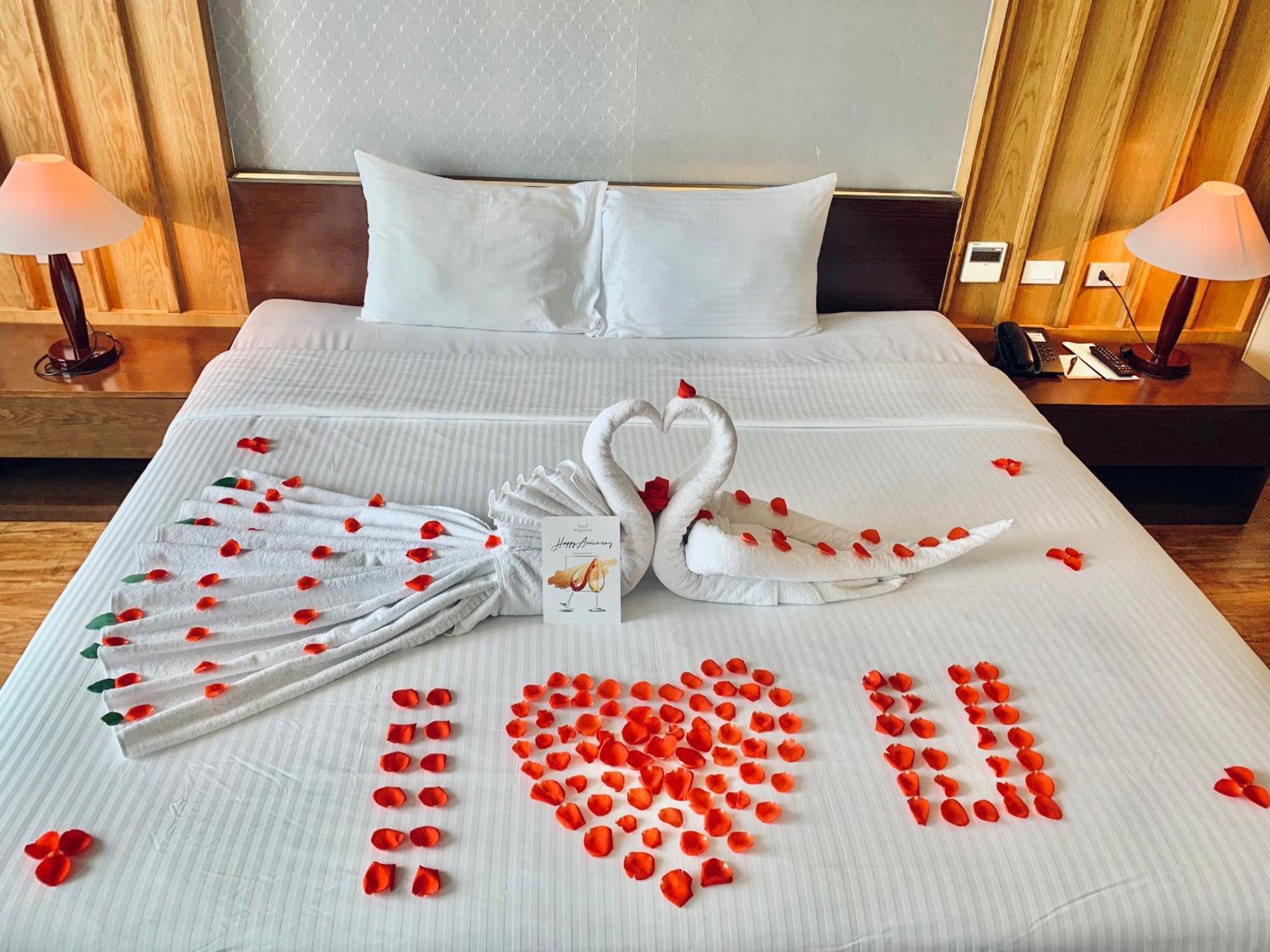 Muong Thanh Luxury Nhat Le Hotel Dong Hoi Esterno foto