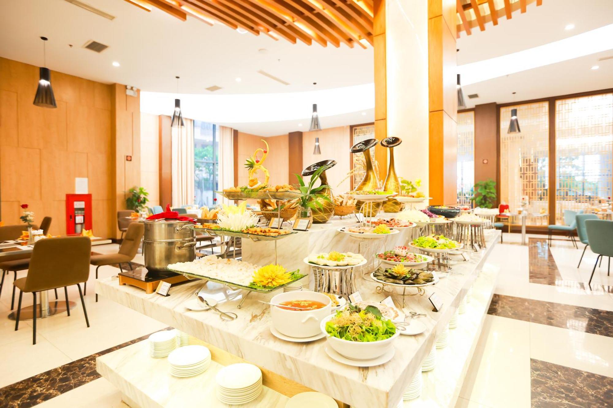 Muong Thanh Luxury Nhat Le Hotel Dong Hoi Esterno foto