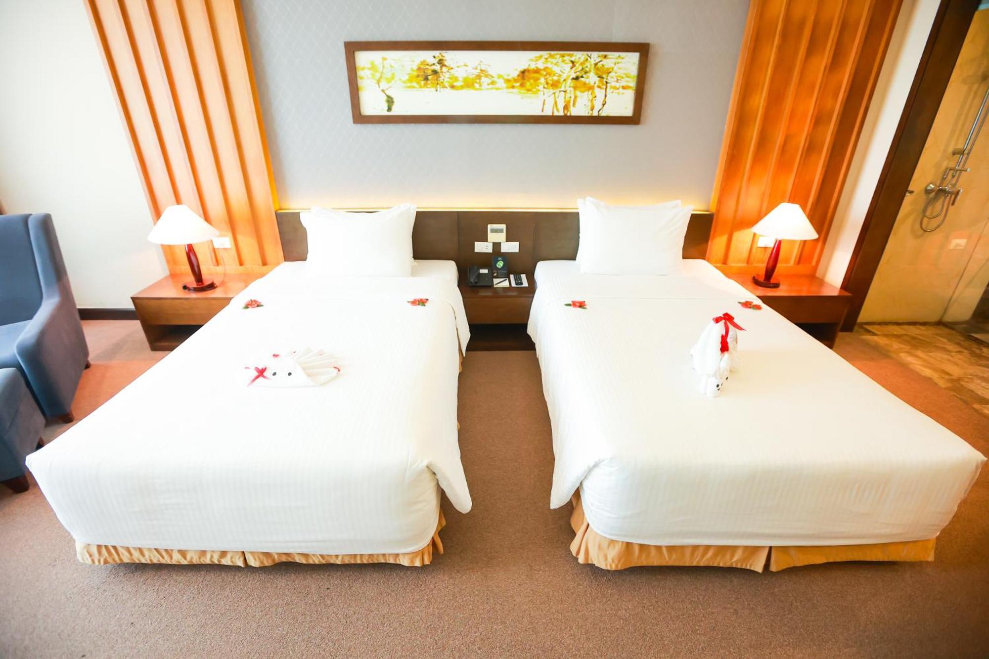 Muong Thanh Luxury Nhat Le Hotel Dong Hoi Esterno foto