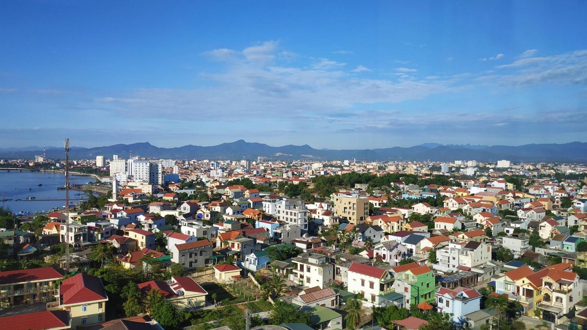 Muong Thanh Luxury Nhat Le Hotel Dong Hoi Esterno foto