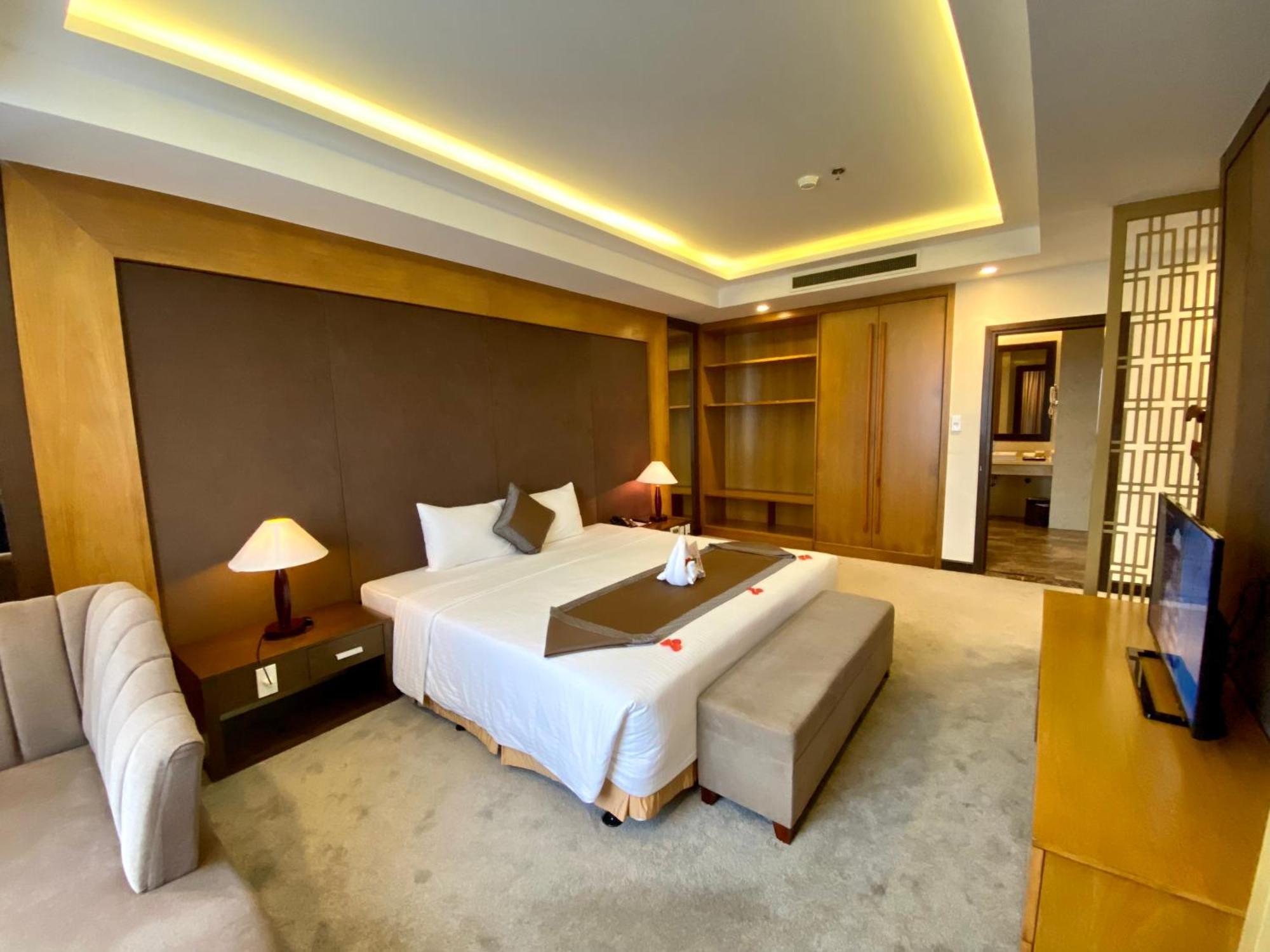 Muong Thanh Luxury Nhat Le Hotel Dong Hoi Esterno foto